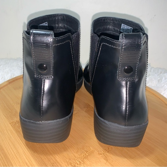 FitFlop Women's Size 8.5 Black Super Chelsea Leather Elastic Ankle Boots C45-090 - Picture 4 of 7